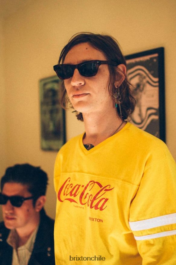 Brixton hombres camiseta de fútbol clásica de coca-cola P0BX28112 vestir amarillo